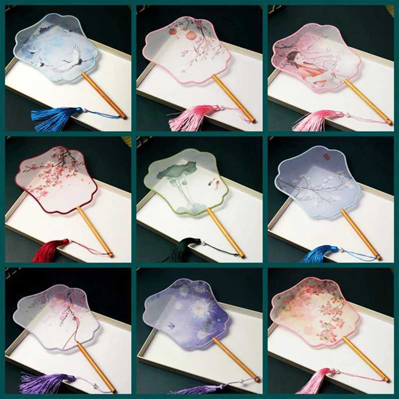 Produits de style chinois Retro Court Fan Ladies Classical Broidered Silk Fan de style chinois Party Party Dance Performance Fan Decor Home Decor