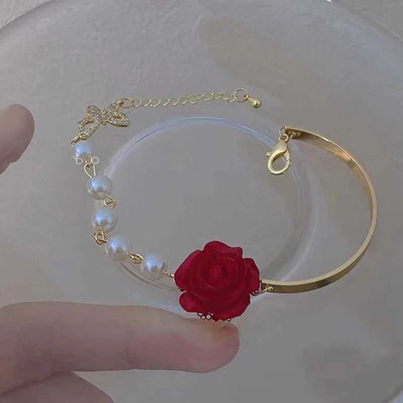 Bracelets de mariage Bracelet de perle d'imitation de rose rouge coréen pour les femmes Bracelet de manchette de manche à manchette réglable du zircon luxe