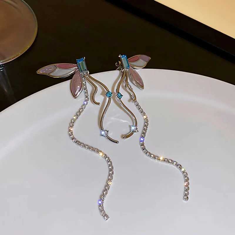 Lustre de lustre de cristal coreano Boretim de borboleta longa brindes pendentes para mulheres boho decoração asa opala breta brinco de aniversário jóias de festas de festa