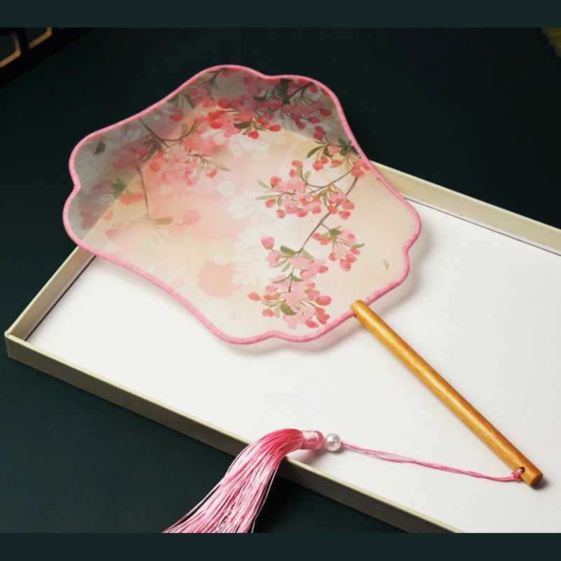 Produits de style chinois NOUVEAUX chinois de fleur vintage broderie ronde fan de main chinois palais hanfu floral silk fan fan artisan coft de mariage pour les invités nouveaux