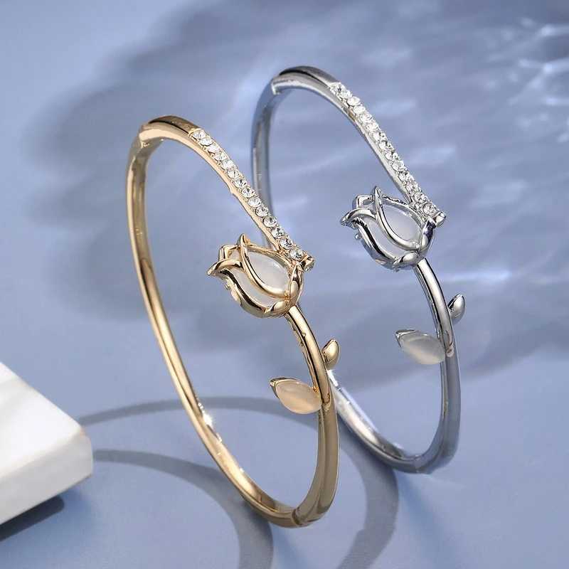 Bracelets de mariage coréen Luxury Luxury Opale Tulip Flower Bracelets For Women Vintage Elegant Zircon Fermed Bangle Wedding Party Bijoux Cadeaux