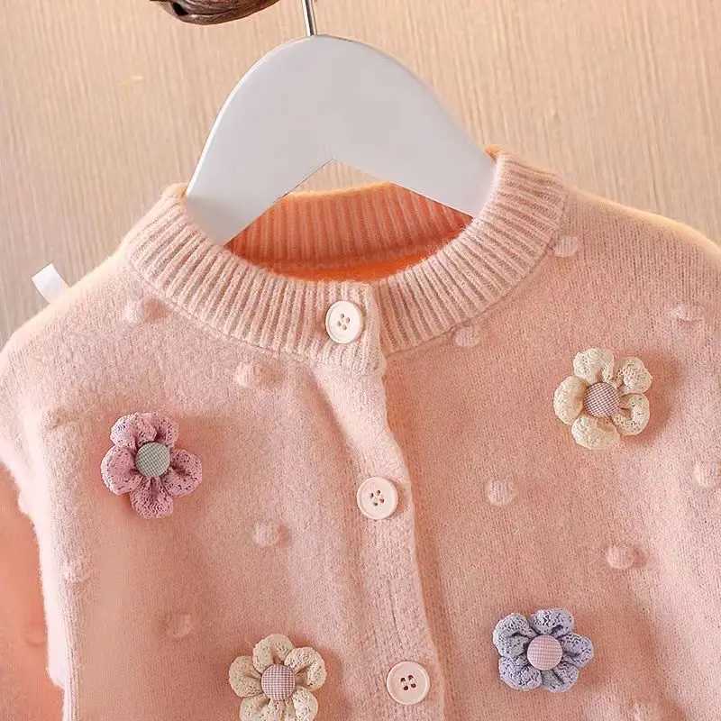 Sets Kinder- und Mädchen -Pullover koreanische Strickjacke 2023 Neues Blumen -Herbst -Paradigma Langarmer Mantel 1 3 5 7t Q240508