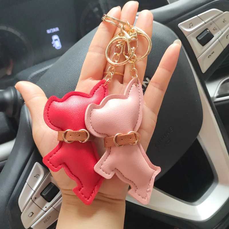 Keychains Lanyards Diy Bulldog Pendant Kechechains Fashion Leather Dog Chiens pour femmes Bags Car Cavoure Classement de homard