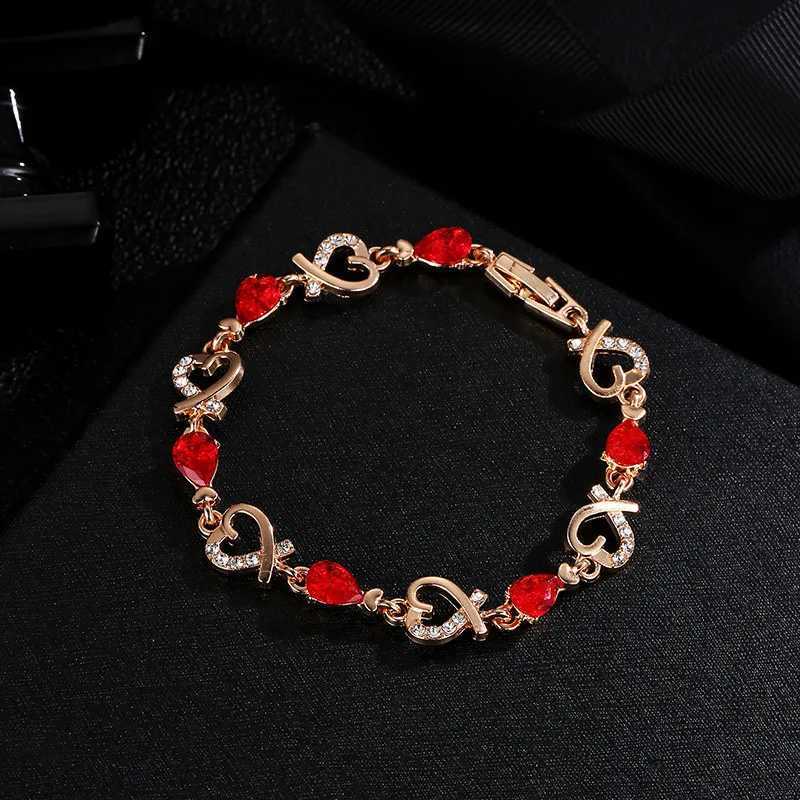 Wedding Armbanden NIEUWE FASHIER GOUD GOLD CRYSTAL HART BRACKET VOOR DRAAG KORAAN MET EXquise Rhinestone Zirkoon Bracelet Bruiloft Sieraden Geschenken