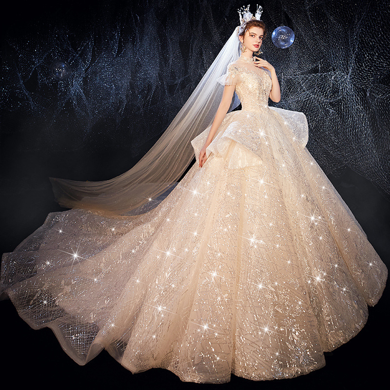 Księżniczka suknia balowa sukienki ślubne bez rękawów Wysoka kołnierz 3D Corkinowe cekiny aplikacje Sieknięcie pociągu koronkowe sukienki ślubne sukienki celebrytów w rozmiarze niestandardowe D502401