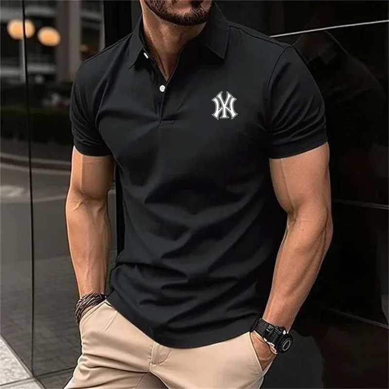남자의 드레스 셔츠 2024 New Mens 비즈니스 폴로 셔츠 고급 셔츠 한국 버전 캐주얼 세련된 줄무늬 가장자리 짧은 슬리브 스프링/합 D240427