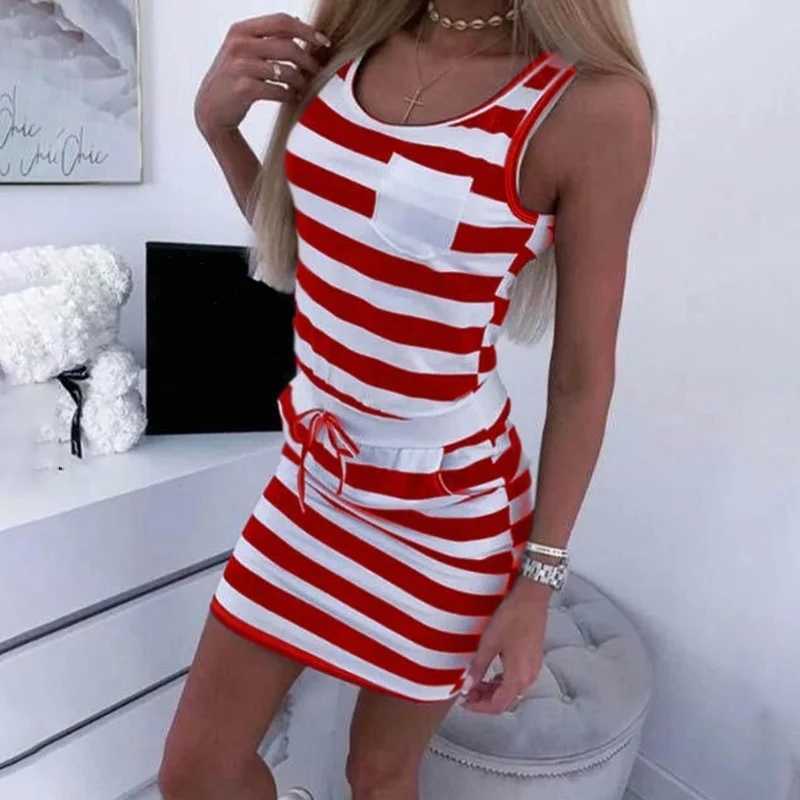 Grundläggande avslappnade klänningar Två bitsklänning 2022 Summer Womens Sleeveless Casual Striped Tshirt Womens Dress Sexig Tunic Midjeklänning Summer Beach Vesido Daily Pullove