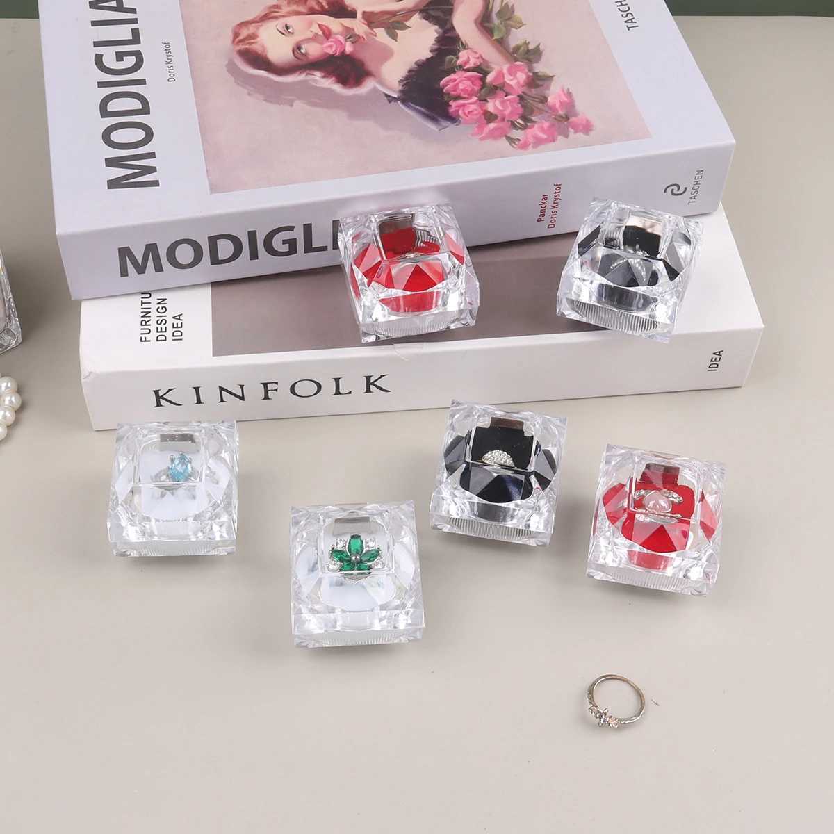 Boîtes à bijoux Boîtes à anneaux en cristal acrylique Boîte d'affichage de stockage Boîte de stockage Boîte de package transparent pour le mariage Emballage des bijoux