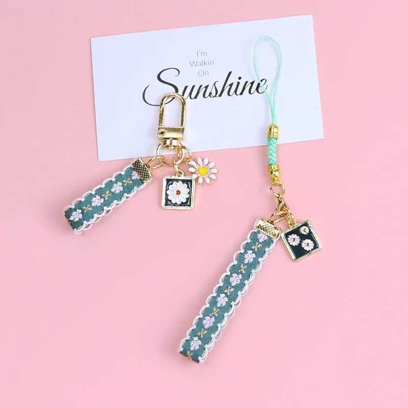 Keychains Lanyards Korean Tren Lace Fabric Keychain ly Ribbon Flower Keyring Women Jewelry Sunflower Cute Bag Accessories Car Key Holder Gift J240509