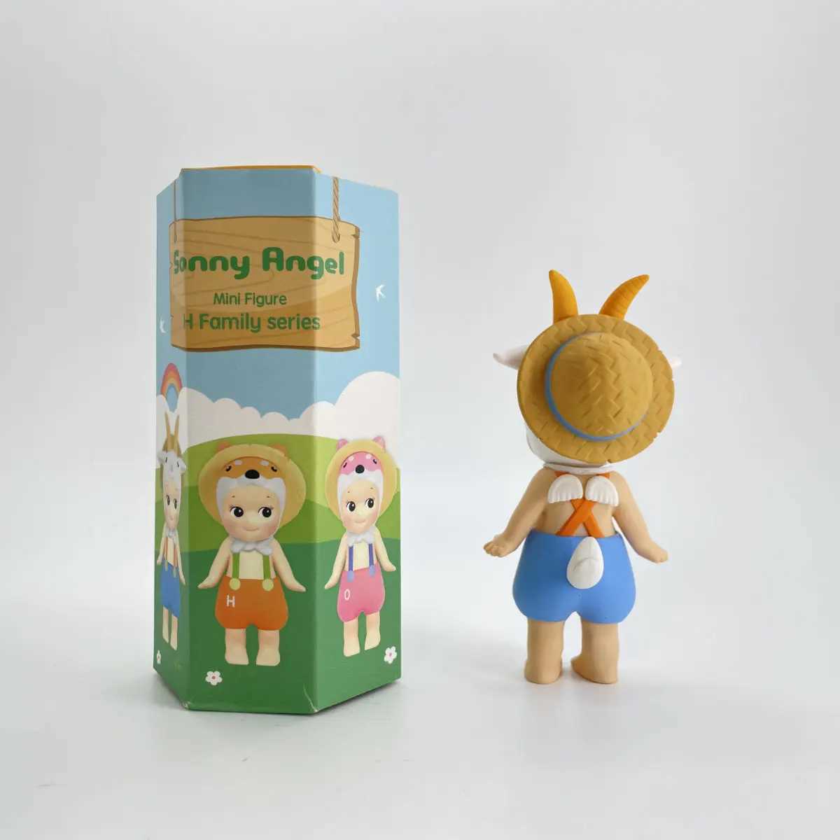 Blind Box Mini Figure H Series 2016 Board Box Toy pour fille Mystery Box Little H Little O Little Child Akari T240506