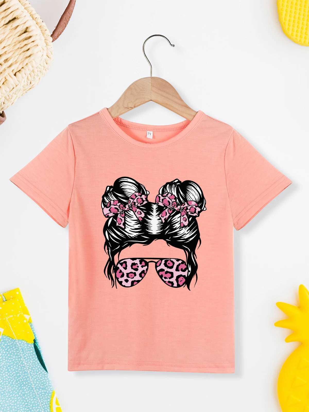 T-Shirts Super Mom Fashion süße Mädchen Kleidung Pink Casual Edition Sommer T-Shirt Europa und Amerika Harajuku 2-7 Jahre alte Kinder T-Shirtl240509