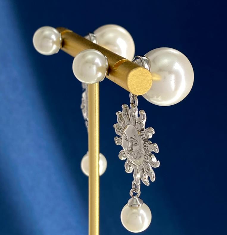 Designer Sun Sgano gli orecchini donne Luxury Silver Copper Pearl Sun Earring Gioielli Regali di gioielli