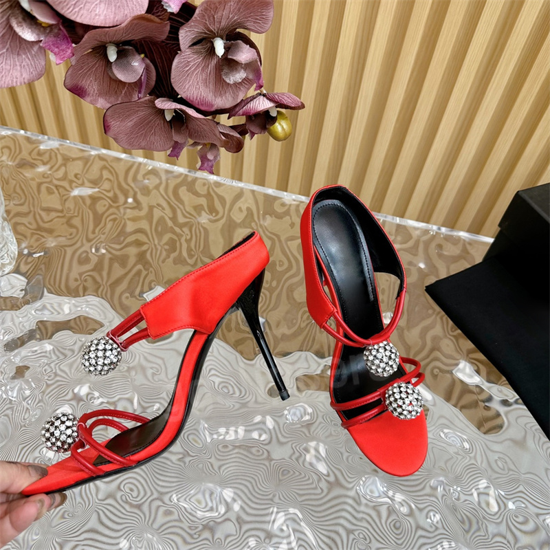 Designer Womens Sandals talons chaussures Party Fashion Water Diamond Ball Type Dance Shoe Nouveau Sexy Super 11cm Lady Wedding Metal Belt Back Black Red High Heel