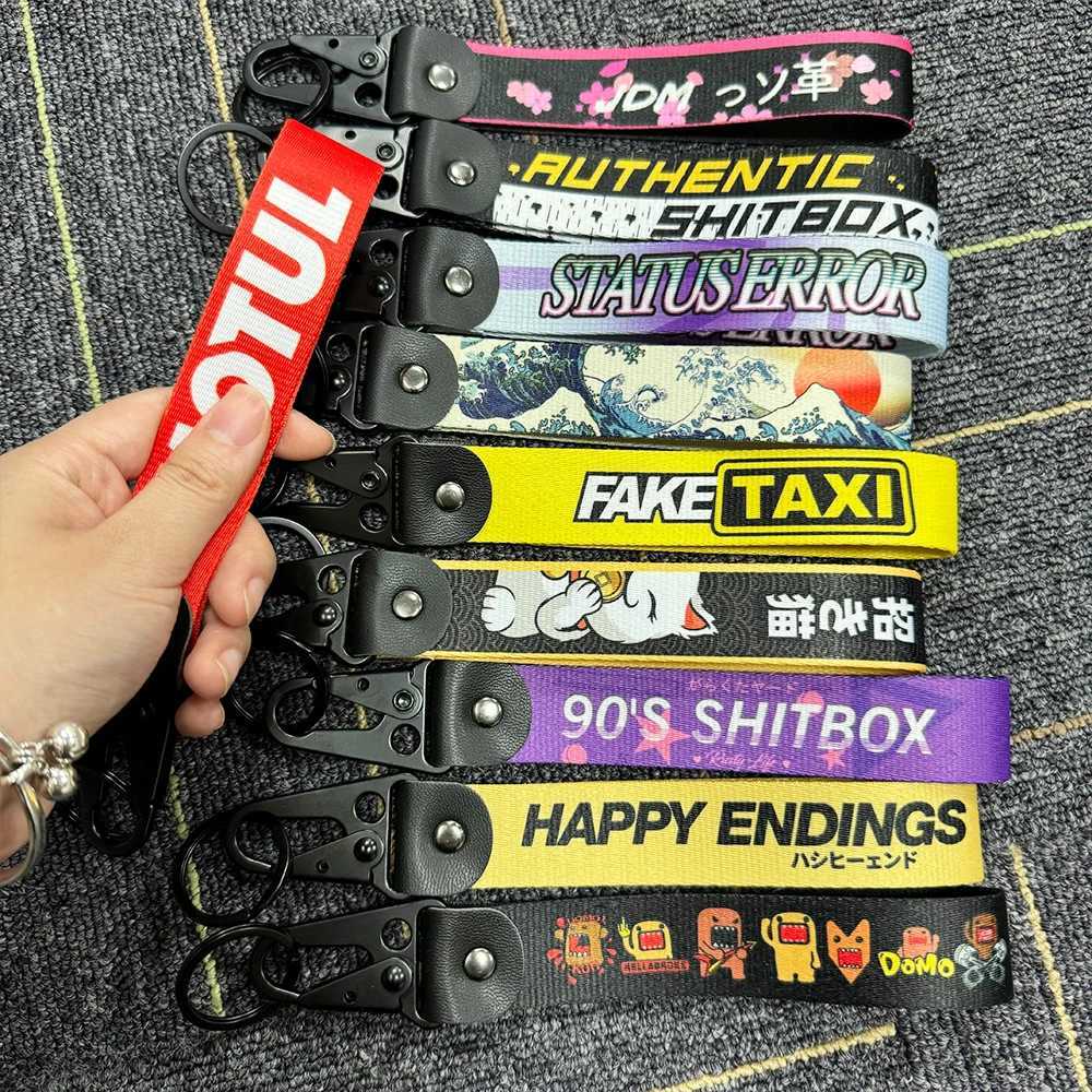 Keychains Lanyards JDM Racing Culture Label Keychain Pendant Motorcycle Clip Courti Cheyring poignet Durable Keychain Keyring Bracket Automotive ACCESSOIRES J240509