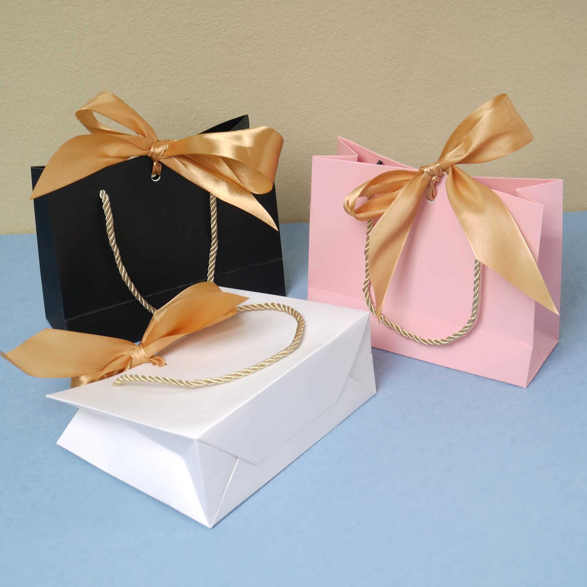 Gift Wrap Sacs-cadeaux avec poignées PARTO PARTO PERVICATION BIELLEMENT BOW BIELLIE EMBLAGE BIREAU MIDE DE MARIAGE CÉLÉBRATION CÉLÉBRATION PRÉSENT