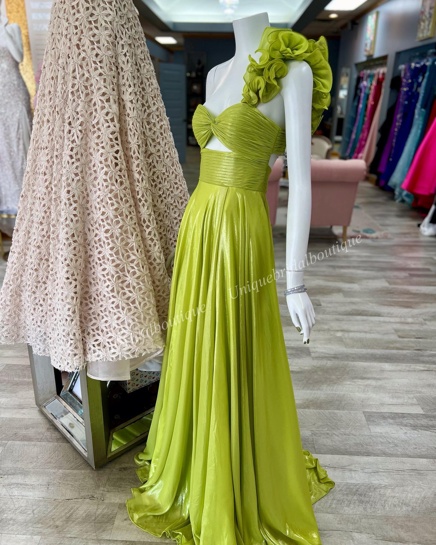 Increspatura di una spalma da ballo regina regina lime chiffon maxi concorso invernale serale formale cocktail party passway galà nero galà oscar tagliata flit-out fucsia verde