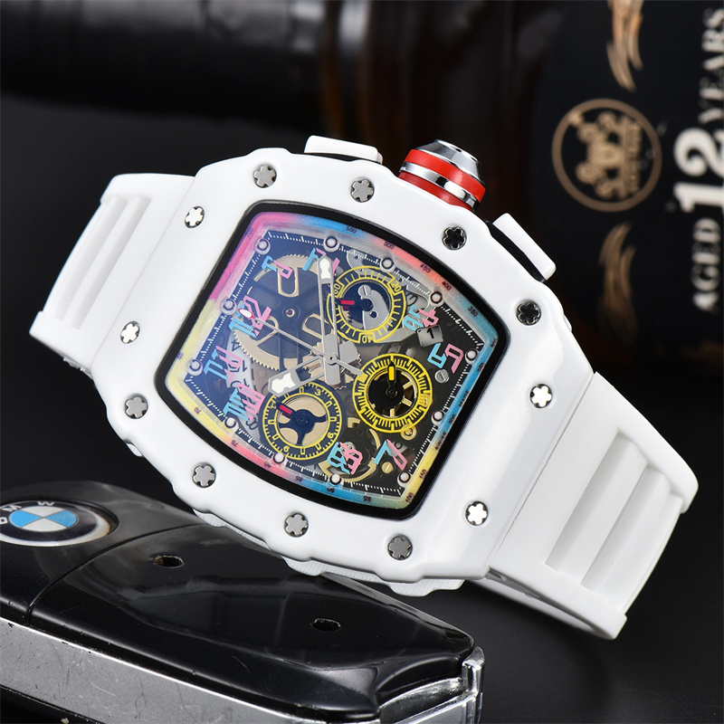 Fashion Luxury Men's's Watch Chronograph Rubber Strap Quartz Quartz Wristwatch Brand Watch Men 43 mm White Surface Designer Watches