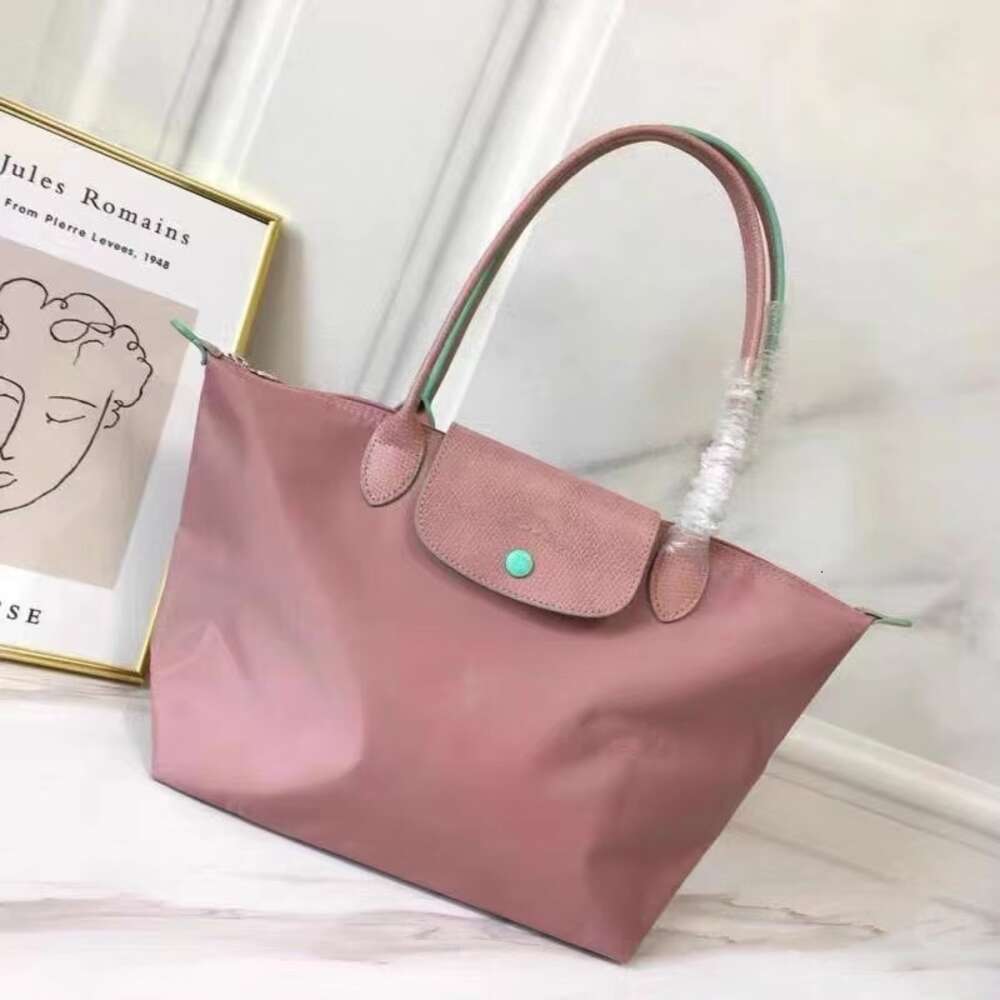Designer -Bag -Läden sind 95% Rabatt für französische Klassiker Xiang Brötchen gestickt