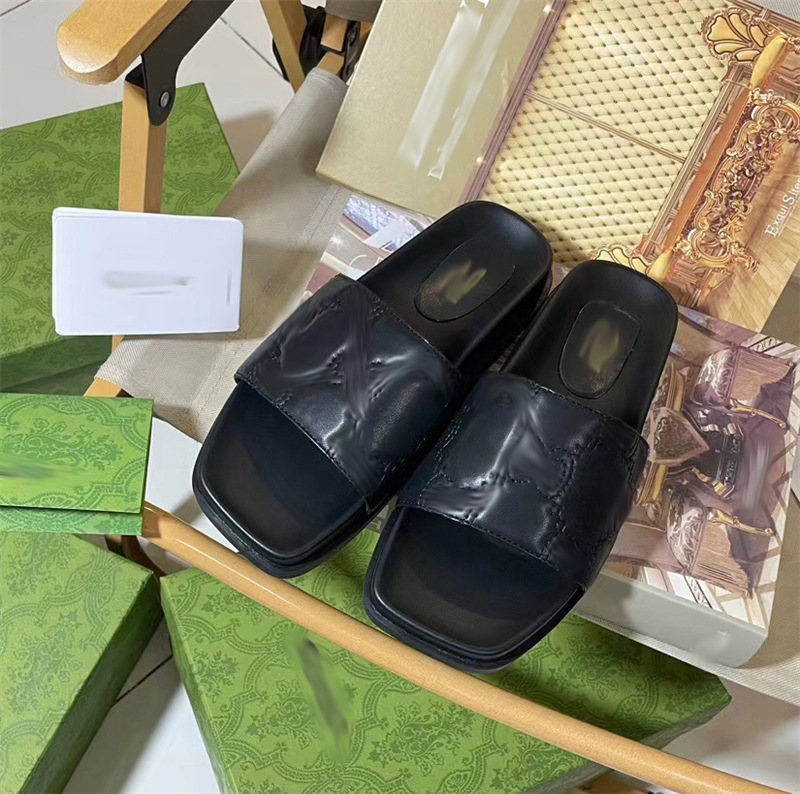 Классическая роскошь новая квадратная серия конфеты Интернет знаменитость та же сандалии с плоскими печатными сандалиями женские пляжные туфли