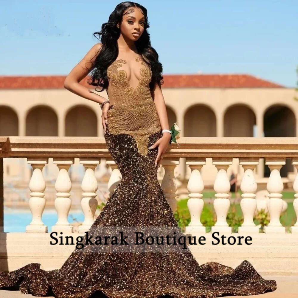 Sexy Sparkly Gold Diamonds Prom 2024 Sheer Neck Crystal Beads Rhinestones Party Dress special Reception Gowns Robe