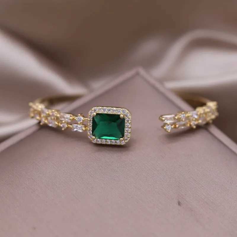 Bröllopsarmband koreanska nya design mode smycken 14k guld pläterad fyrkantig grön zirkon öppen armband lyx kvinnor bröllop fest tillbehör