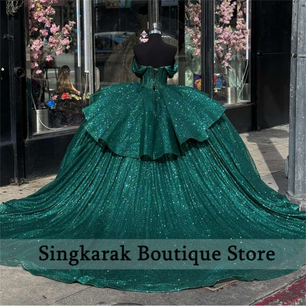 Prinzessin Emerald Green Off Schulterballkleid Quinceanera Kleider Glitzer Perlen Strasssteine Geburtstagsfeier süßes 16 Kleid