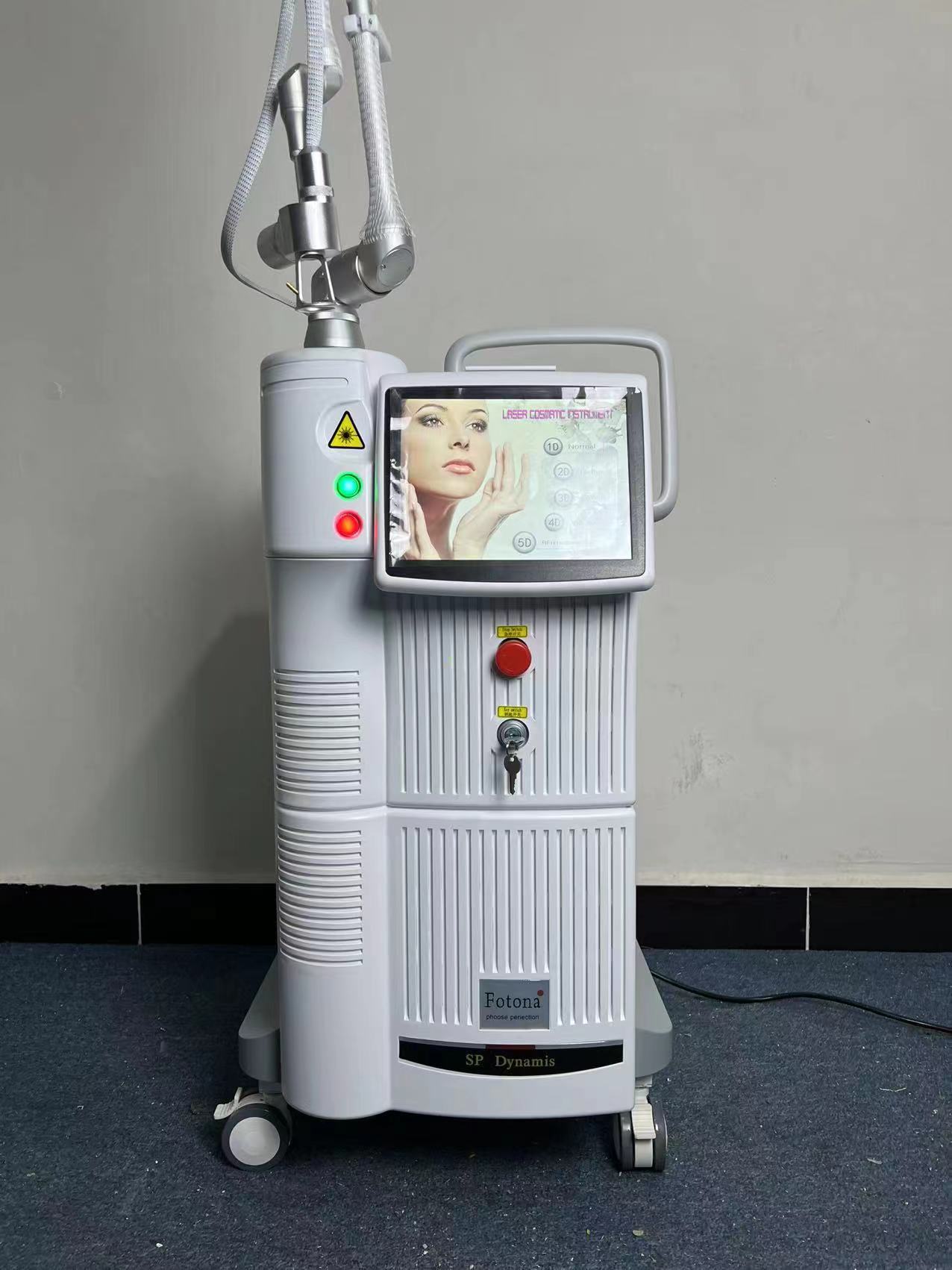 Beauty Items CO2 Fractionallaser Instruction painless comforable lasting effective Whitening Liiting co2 laser Screen 7 inches with glass tube