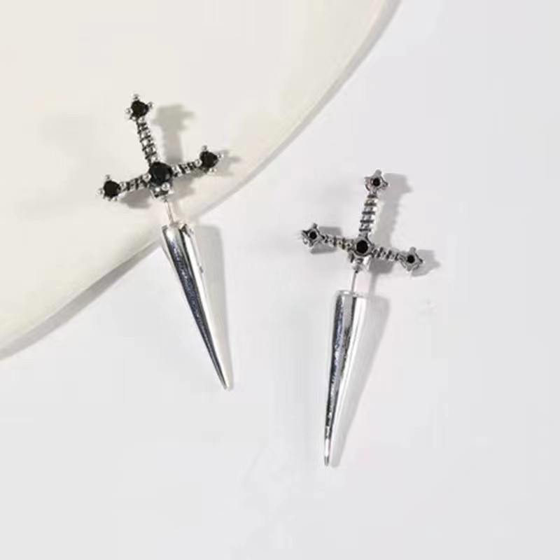 Gothic Kinitial Sword oorbellen Vintage Cool Punk Crystal Ear Jacket Goth Dagger Oorringen Sieraden Gift voor vrouwen 2405097