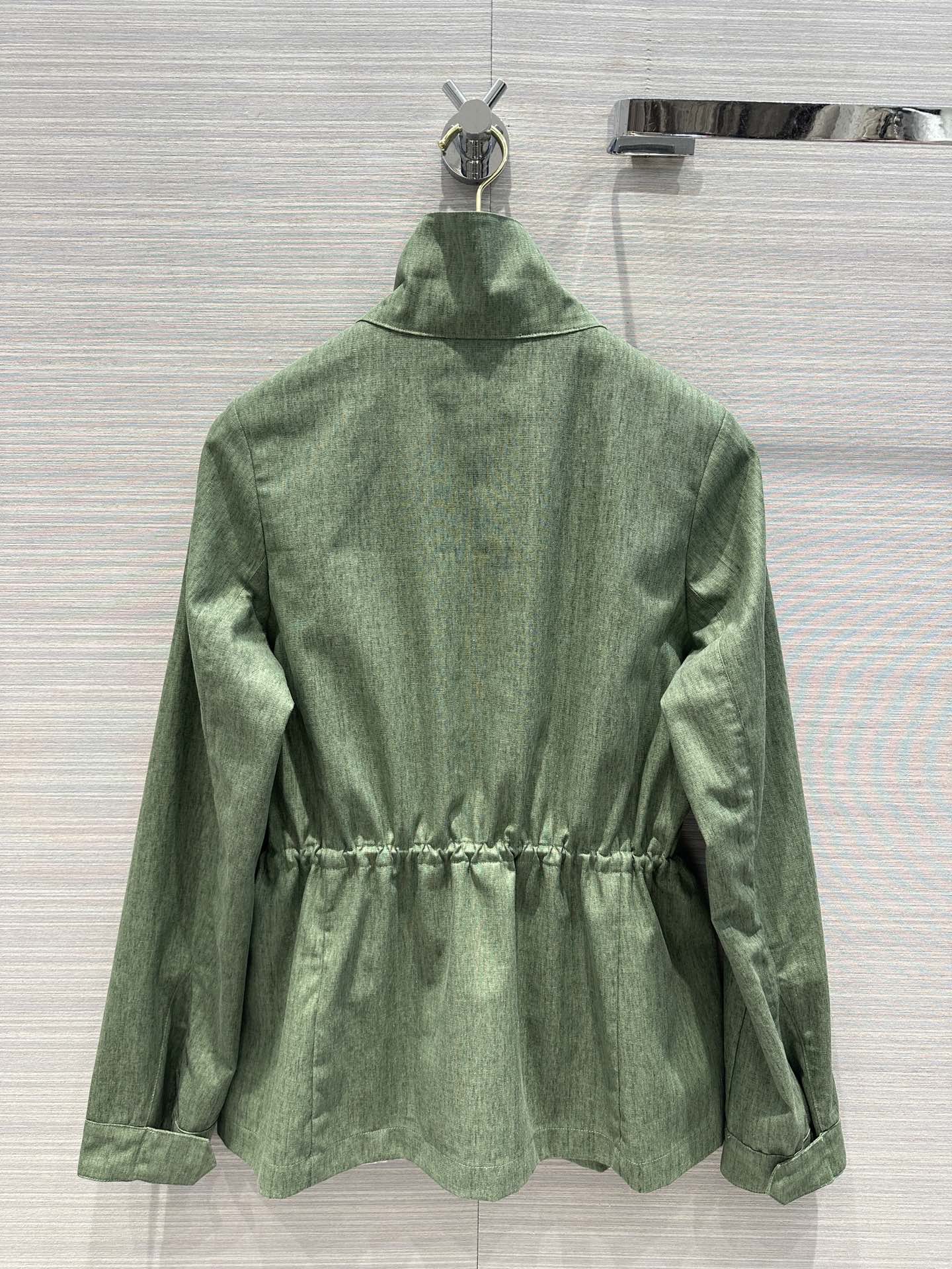 2024 Yeni Bahar Sonbahar Milan Pist Ceketleri Stand Yakası Ong Sleeve Marka Aynı Stil Katlar Kadın Tasarımcısı Outerwear 0513-9