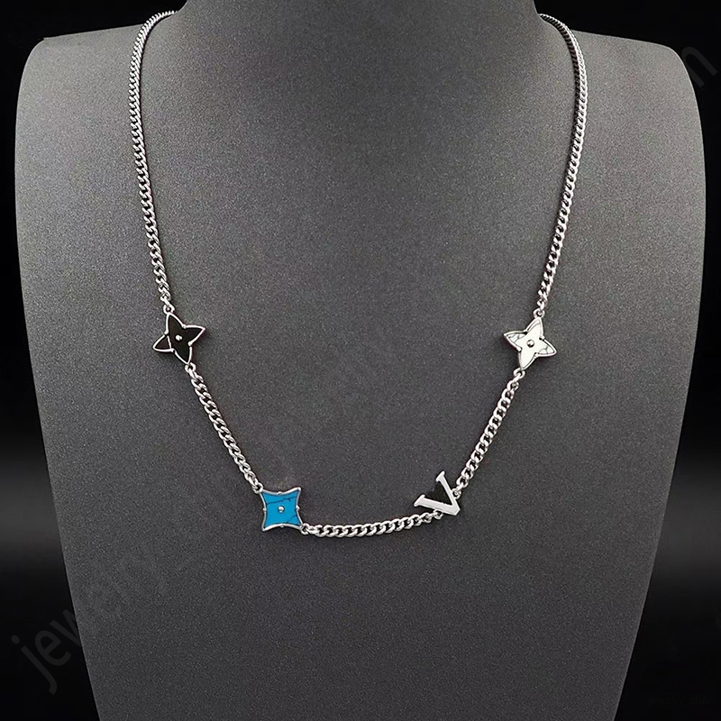 Collier de créateur de petites fleurs pour femmes Colliers de pendentif en acier inoxydable en acier inoxydable