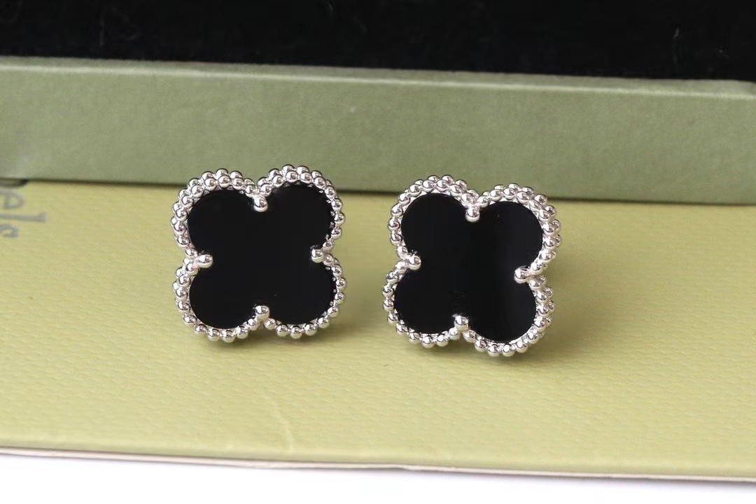 Designer Clover Stud Earrings Retro Clover Back Pearl Mother Stainless Steel Gold Studs Wedding Jewelry Gifts