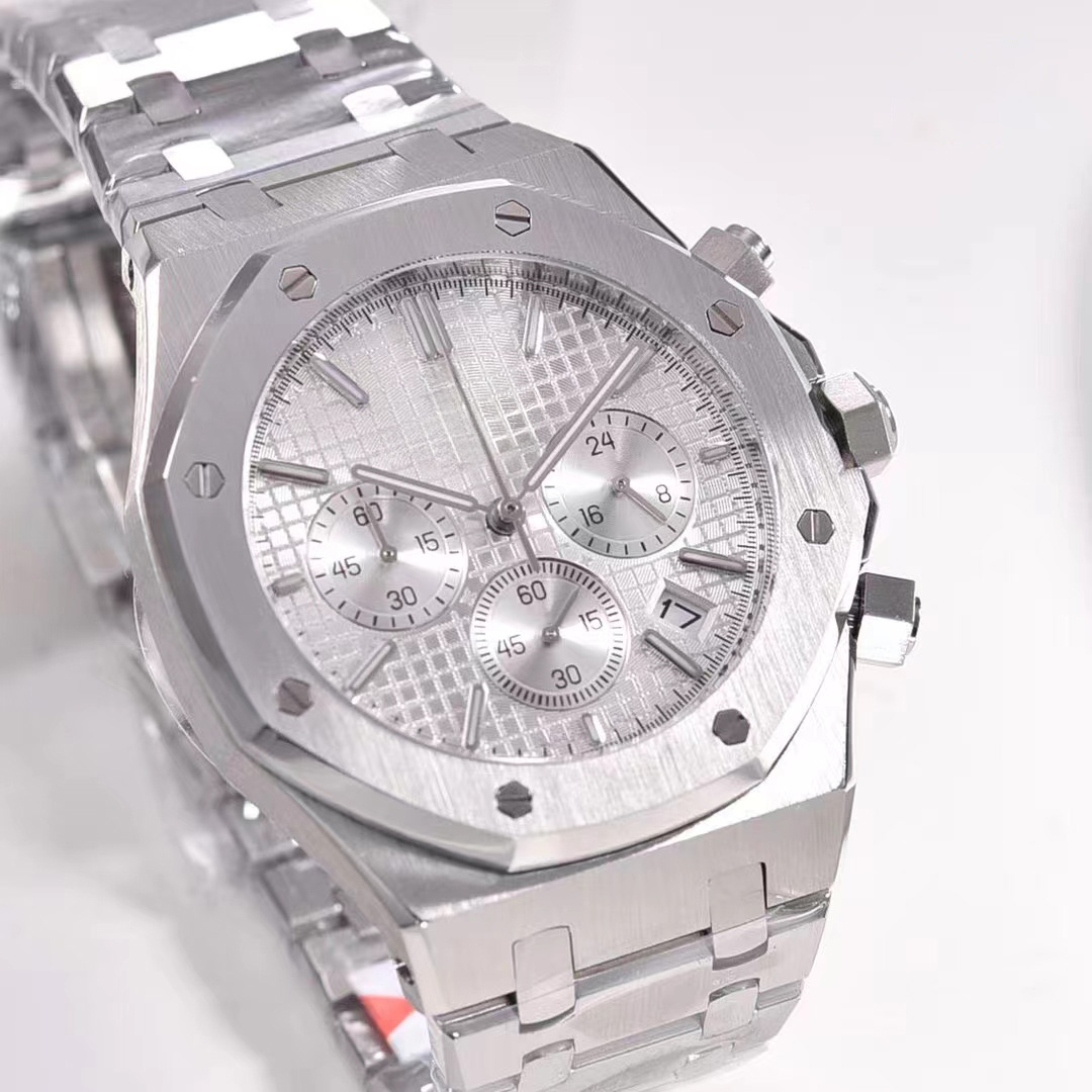 A aparência octogonal exclusiva também tem um estilo de design.Relógios masculinos de luxo Sports Quartz Movem