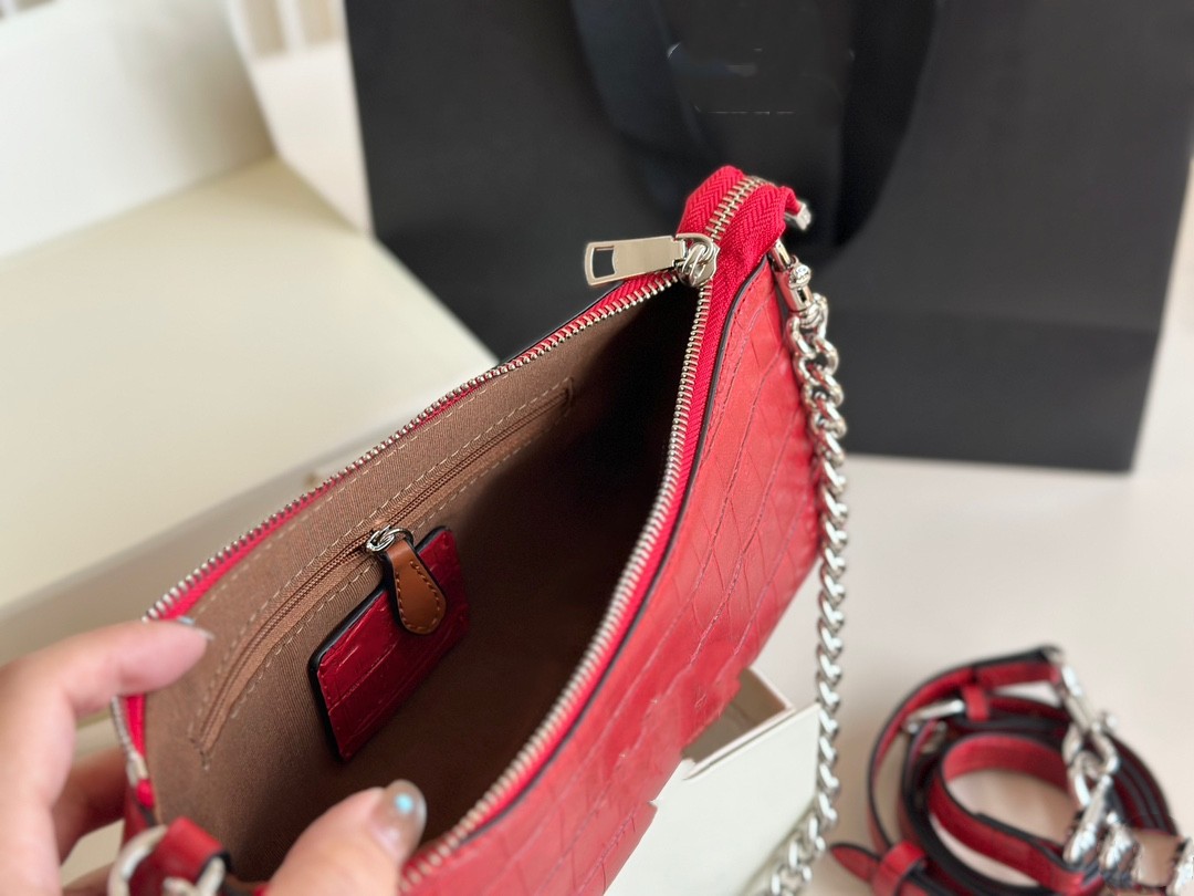 Luxury designer Charlotte 25 baguette Bag handbags women Fashion Shopping Satchels Shoulder Bags totes crossbody messenger bags Crocodile pattern purses wallet