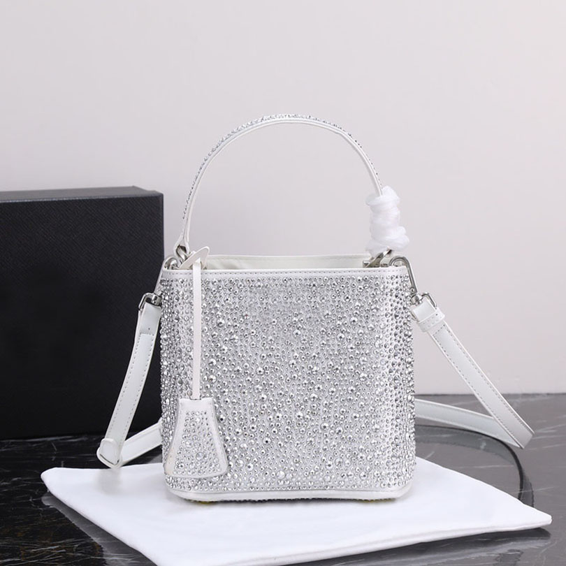 Designers Sac à bandoulière de haute qualité Sacs de seau en cuir sacs de corps de mode Classic femme blanc diamant à main