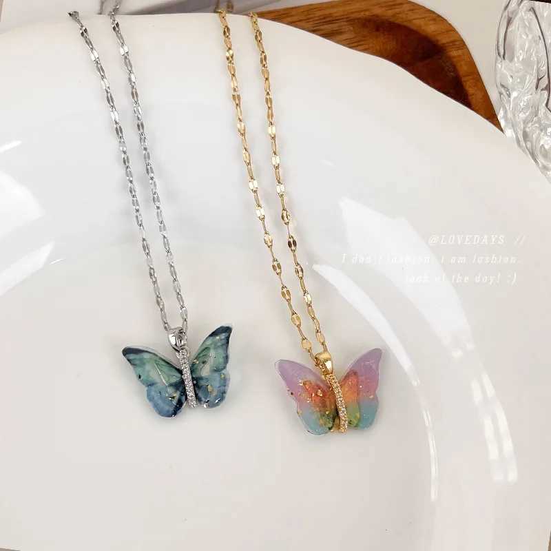 Colliers pendents Minar Fairy Rainbow Gradient Color Glass Butterfly Pendants Colliers pour femmes en flocons brillants Rimes à collier