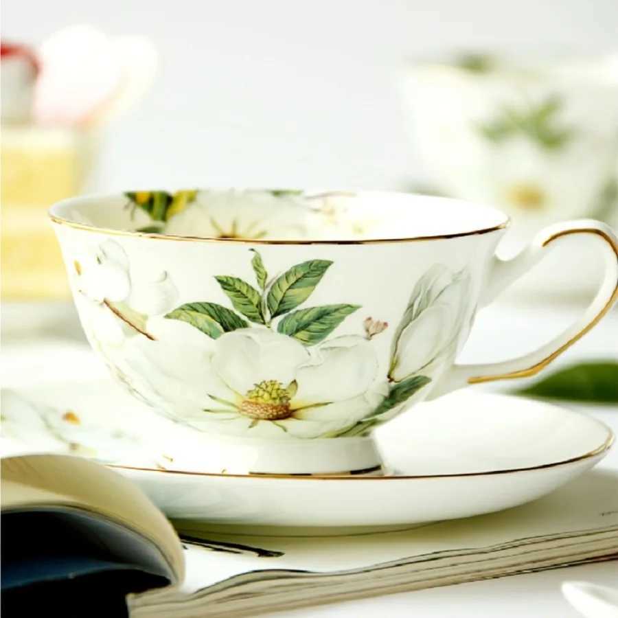 Xícaras pires elegantes Camellia Ceramic Tea Cup e Pires Conjunto - 5,7oz perfeito para festas de chá café da manhã e elegância diária