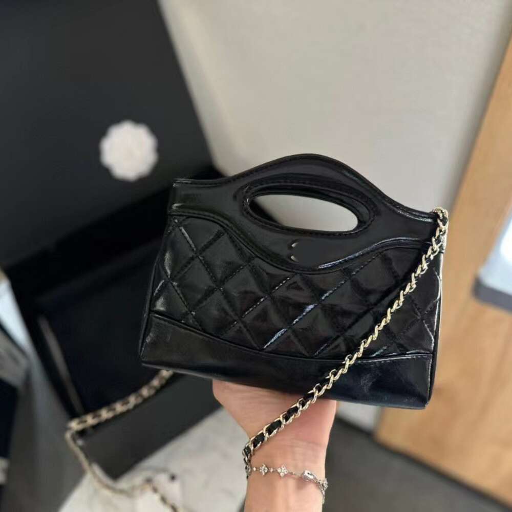 Luxury Handbag Designer Shoulder Bag Crossbody Purse Spring Summer New Light High Quality Single Small Style mode mångsidig kedja1LS7