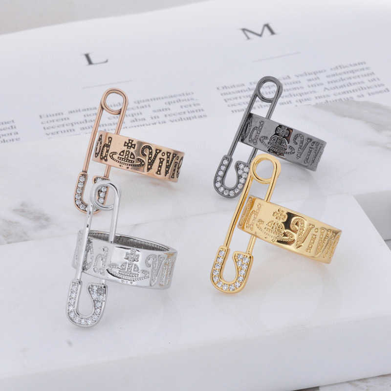 Designer Version rouge de Westwoods Saturn Pins Letter Ring Classic Punk Style Diamond Set Nail 1YVX