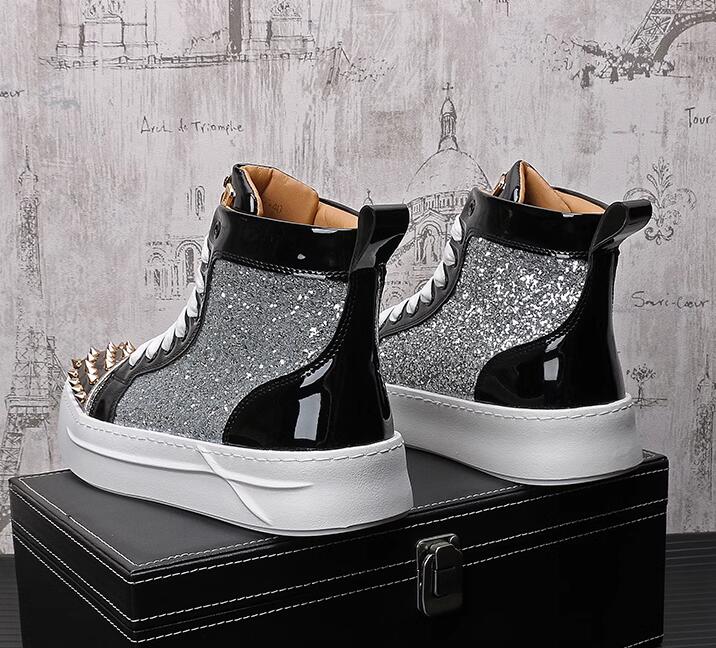 Designer Rivets Glitter Rock Punk Party Chaussures Men Silver Sweaker Business Fashion Casual Confortable Breatte Clubs Clubs Chaussures Low Top Skateboard Daily
