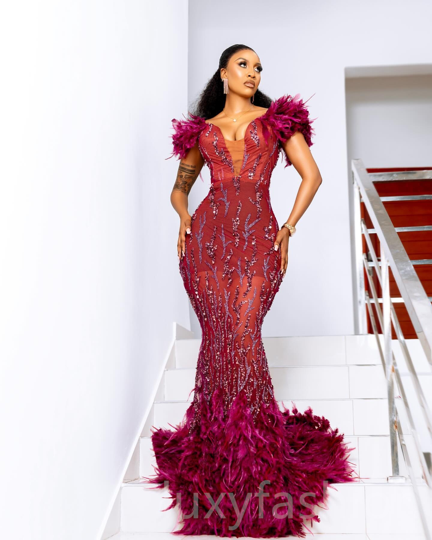 ASO EBI 2024 Burgundia Mermaid Sukienki Promowe Pióro Koronkowe wieczorne impreza Formalne przyjęcie Drugie Przyjęcie Urodziny PROMDRESS SZUNCJE LF015