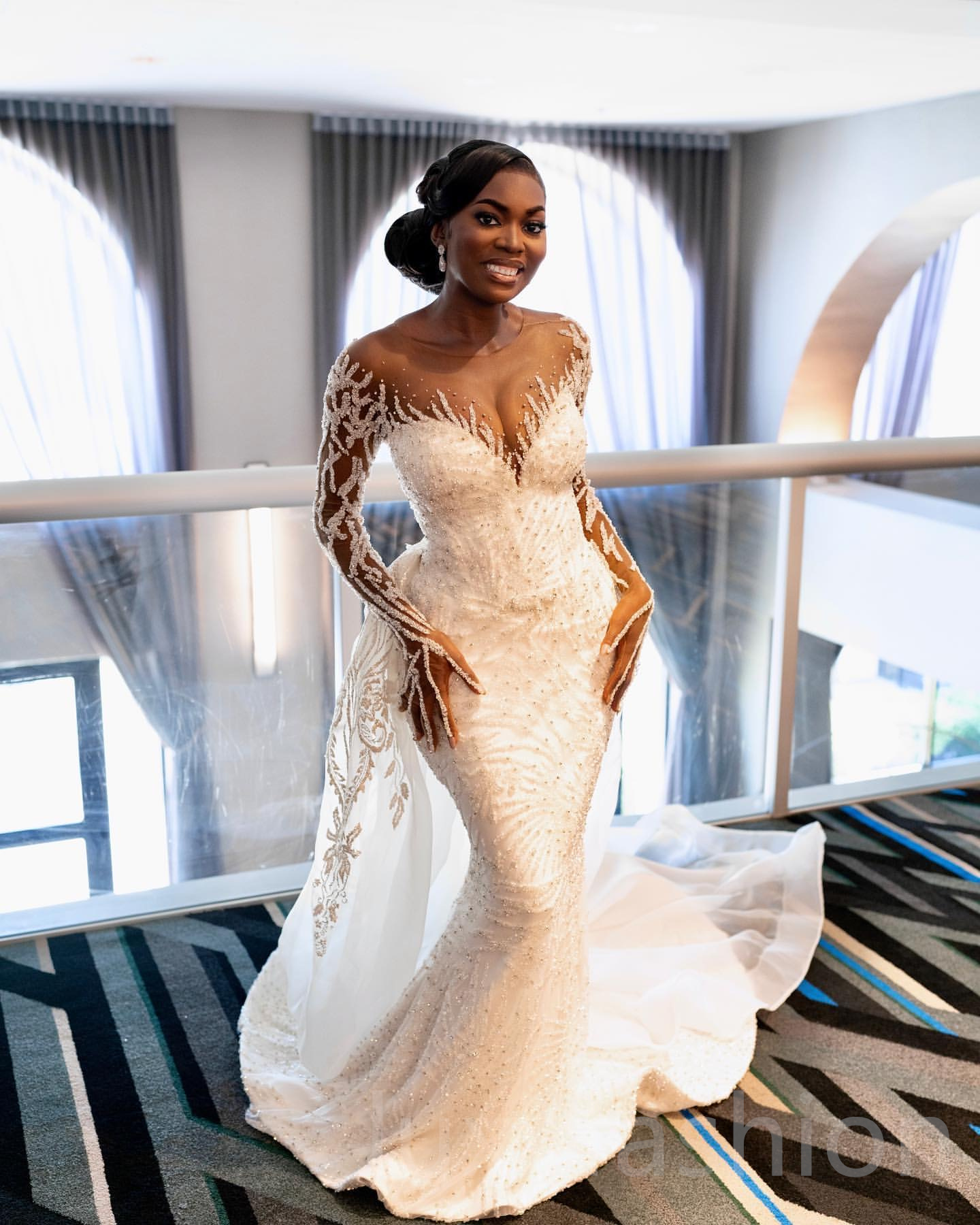 Aso Ebi 2024 Ivory Mermaid Wedding Dresses Beaded Crystals Lace Vintage Detachable Train Bridal Gowns Dress ZJ001