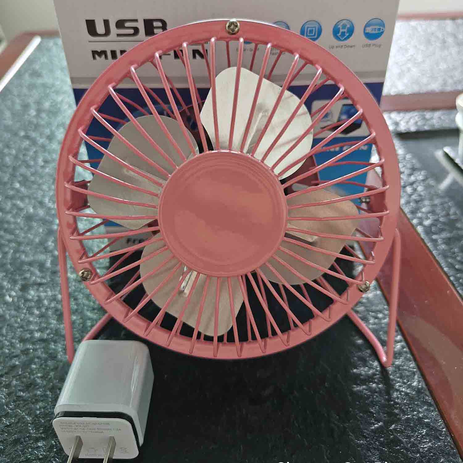 Mini USB Fan Universal Home Office Car Portable Mini Fan Aluminium Small Desk USB 4 Blades Cooler Cooling Fan 4 Inch med Plug
