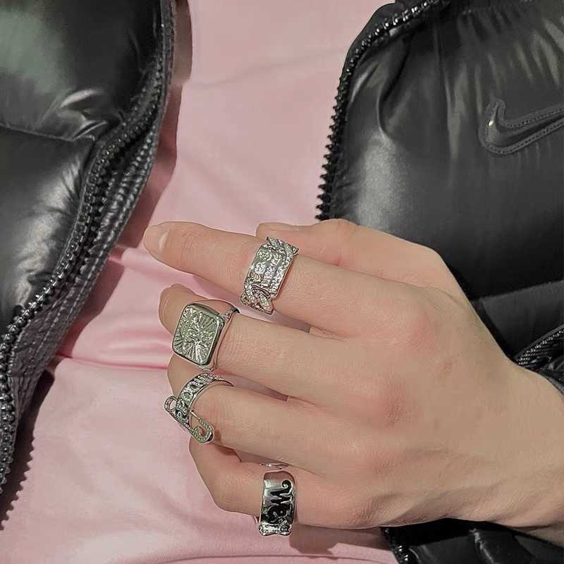 Designer Westwoods Saturn Ring Novo nicho de zircão geométrico Diamante embutido Planeta Metal Abertura Ajuste Ajusta Feminina Unha