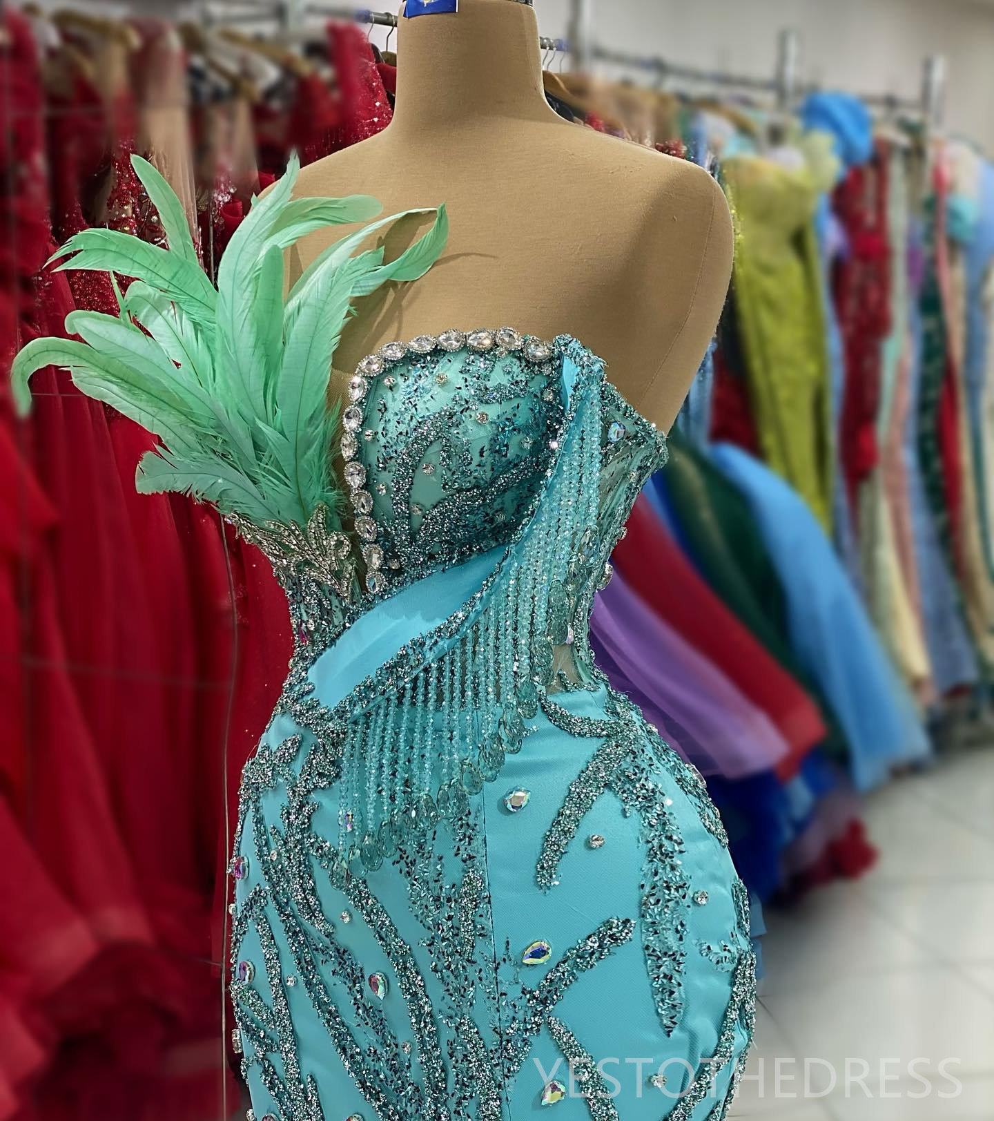 2024 Plus Size Mint Prom -klänningar för speciella tillfällen promdress fjäderpärlor spetspärlor dekorerade pärlor tofs rhinestones födelsedagsklänning engagemang am890