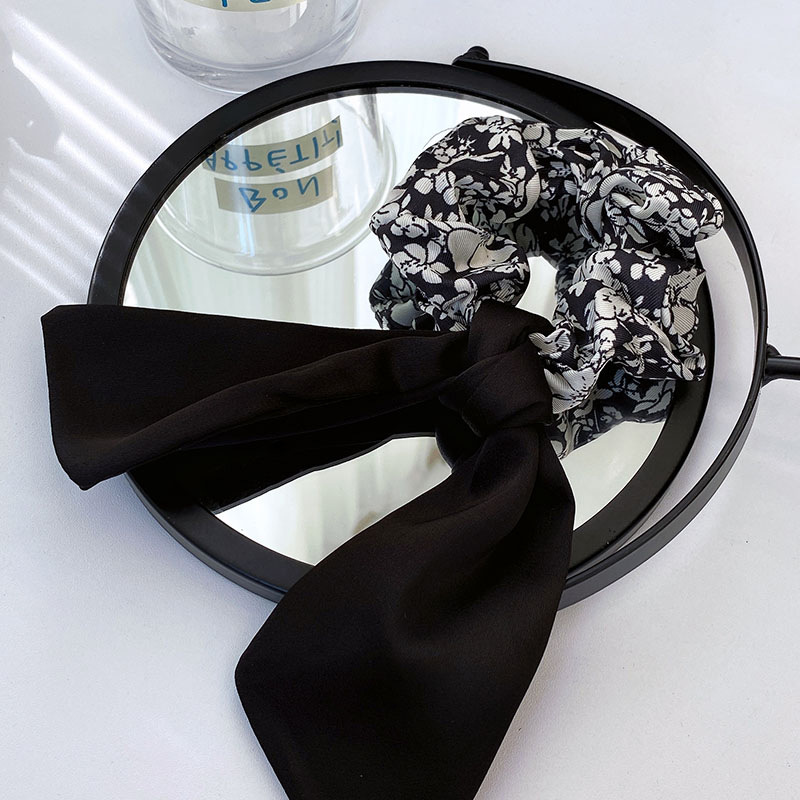 Ribbon floral Srunchies Black and White Flower Hair Scarft Scrunchies Bandana Hair Tie Hair Ribbons Ponytail Holders Bow Scrunchies for Women