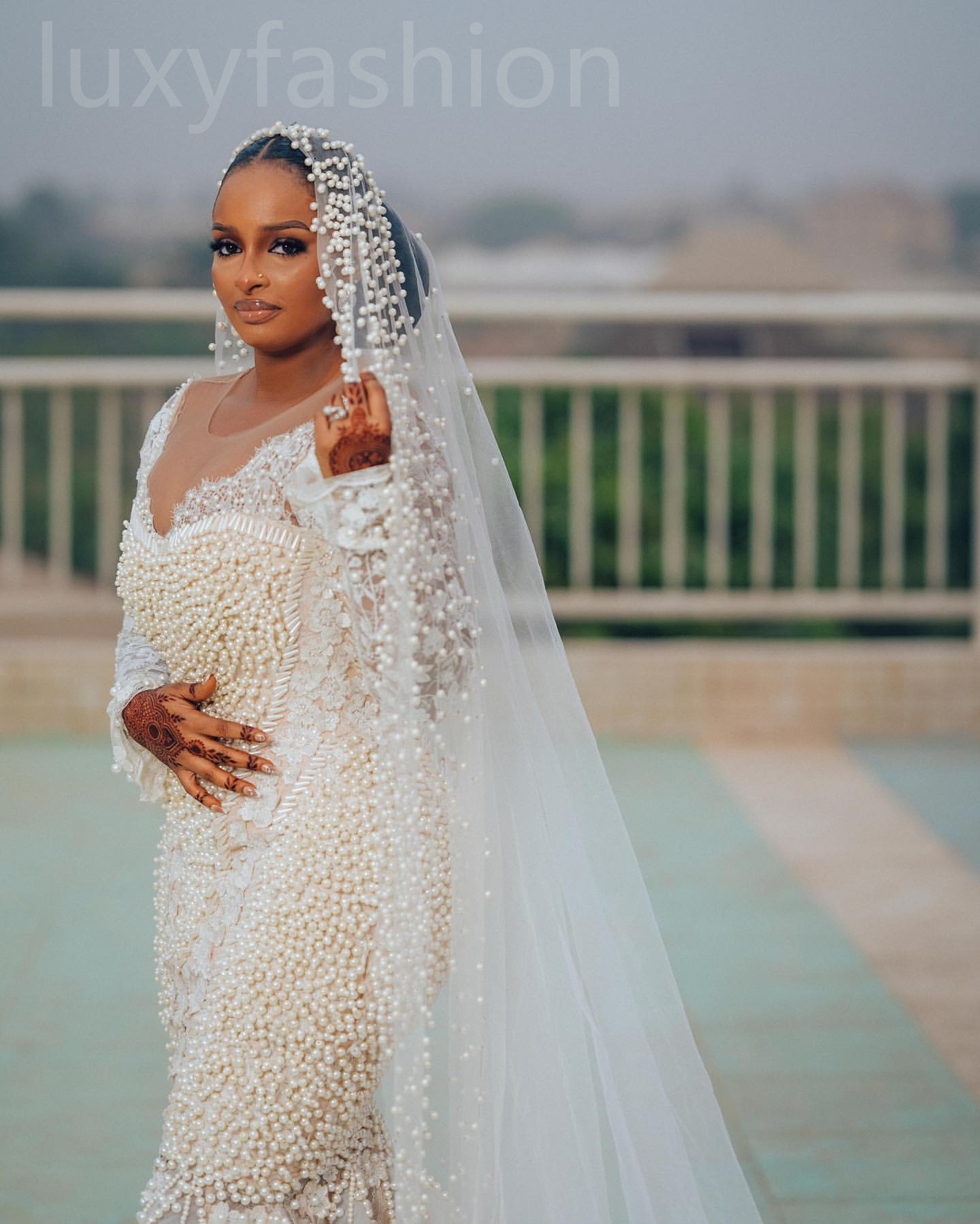 Aso ebi 2024 ivory illusion sirène robe de mariée fleurs dentelle perles luxueux robes de mariée sexy robes lf03