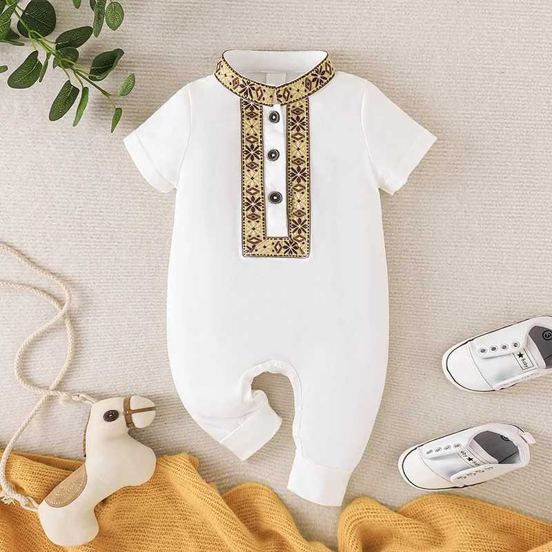 ROMPERS Bébé Vêtements de bébé 3 à 24 mois pour bébé garçon Summer Summer Souche Casual Infant Prince Romper Toddler Tiny Button Jumpsuitl2405L2405