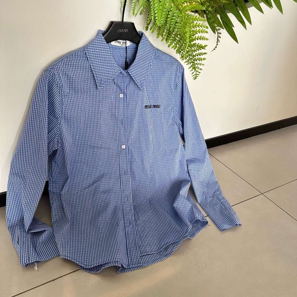 MM Famiglia SS Nuova camicia a scacchi blu sottile alla moda e versatile con design del cuffia bordo in pelliccia semplice