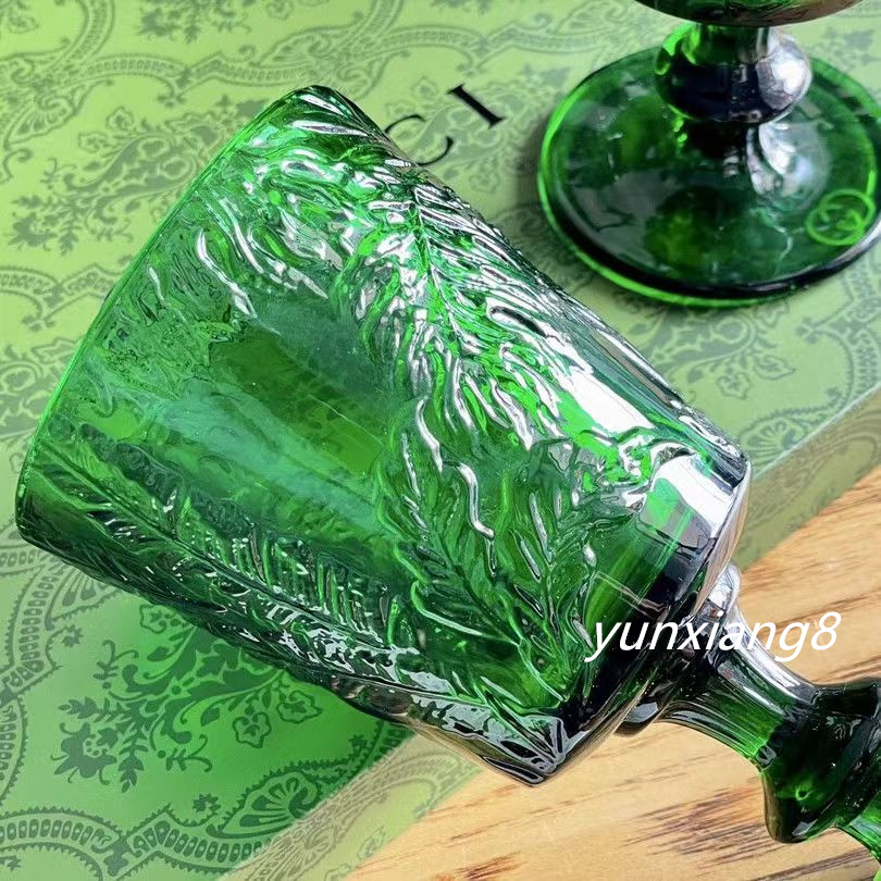 مصمم ديلوكس زجاجي أخضر نبيذ كوب نبيذ مجموعة حمراء نبيذ كوب هدايا مربع مجموعة هدية منحوتة الطاووس الأخضر