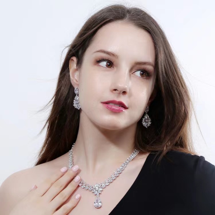 Jack Jewelry Europe and America 3a Cyrron Zestaw Super Flash Bridal Bankiet Naszyjnik Naszyjnik Dwuczęściowy projektant zaręczynowy biżuteria dla chłopców i dziewcząt